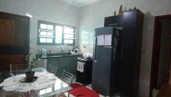Foto 9 de 14: Casa em leilão em Itanhaém - SP — Casa, Padrão, 1 Vaga(S) de Garagem