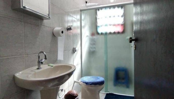 Foto 7 de 14: Casa em leilão em Itanhaém - SP — Casa, Padrão, 1 Vaga(S) de Garagem