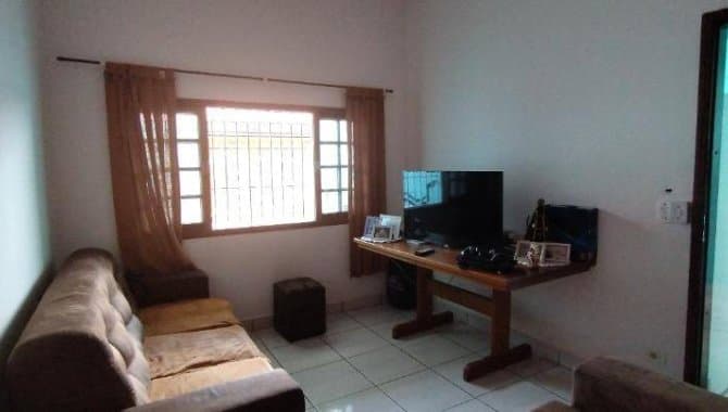 Foto 13 de 14: Casa em leilão em Itanhaém - SP — Casa, Padrão, 1 Vaga(S) de Garagem