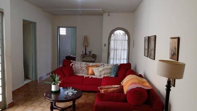 Foto 6 de 10: Casa em leilão em Taubaté - SP — Casa 98 m² - Centro - Taubaté - SP