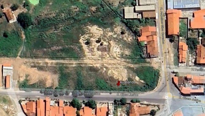 Foto 1 de 2: Terreno em leilão em Independência - CE — Terreno 3.022 m² - Independência-CE - Rua Cícero Justino, s/n - Centro