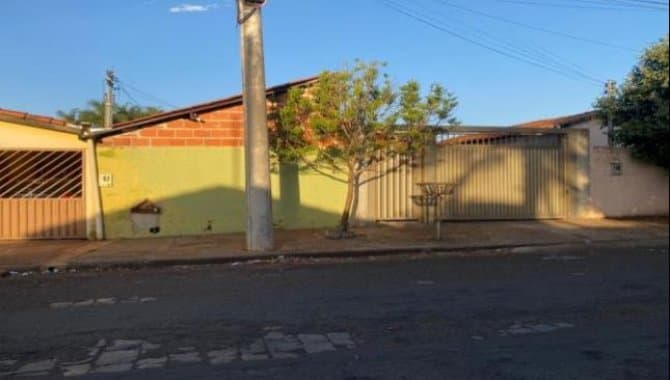 Foto 1 de 2: Casa em leilão em Paranaiguara - GO — Casa 118 m² - Paranaiguara-GO - Rua 26-A - Lt. 05 da Qd. 80 - Centro