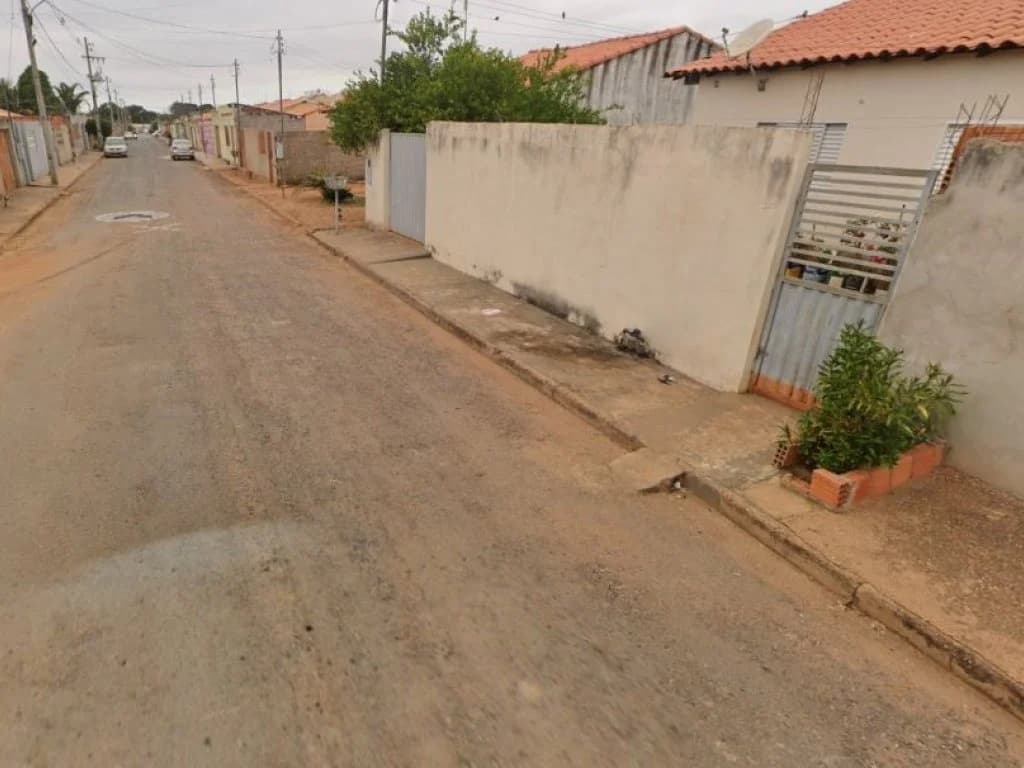 Foto 3 de 3: Casa em leilão em Poconé - MT — Casa 46 m² - Poconé-MT - Rua das Rosas - Lt. 20 da Qd. 06 - Areão