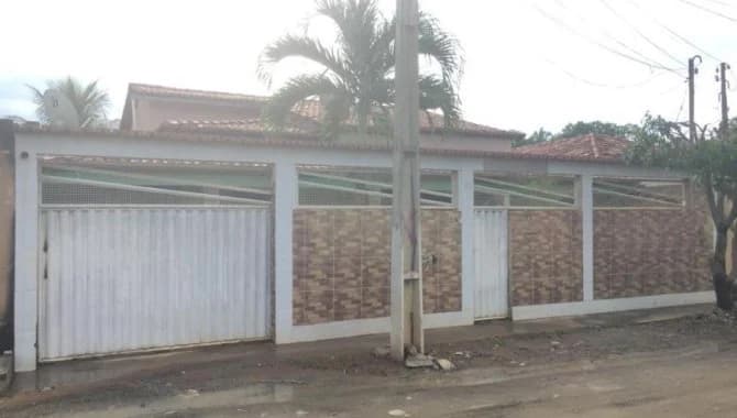 Foto 1 de 12: Casa em leilão em Santa Maria Da Vitória - BA — Casa 187 m² - Parque de Exposição - Santa Maria da Vitória - BA