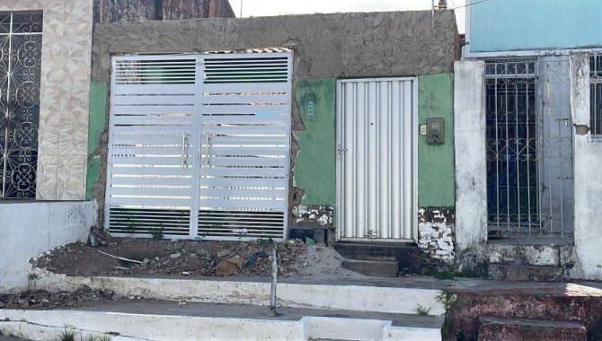 Foto 1 de 15: Casa em leilão em Aracaju - SE — Casa 73 m² - Suíça - Aracaju - SE