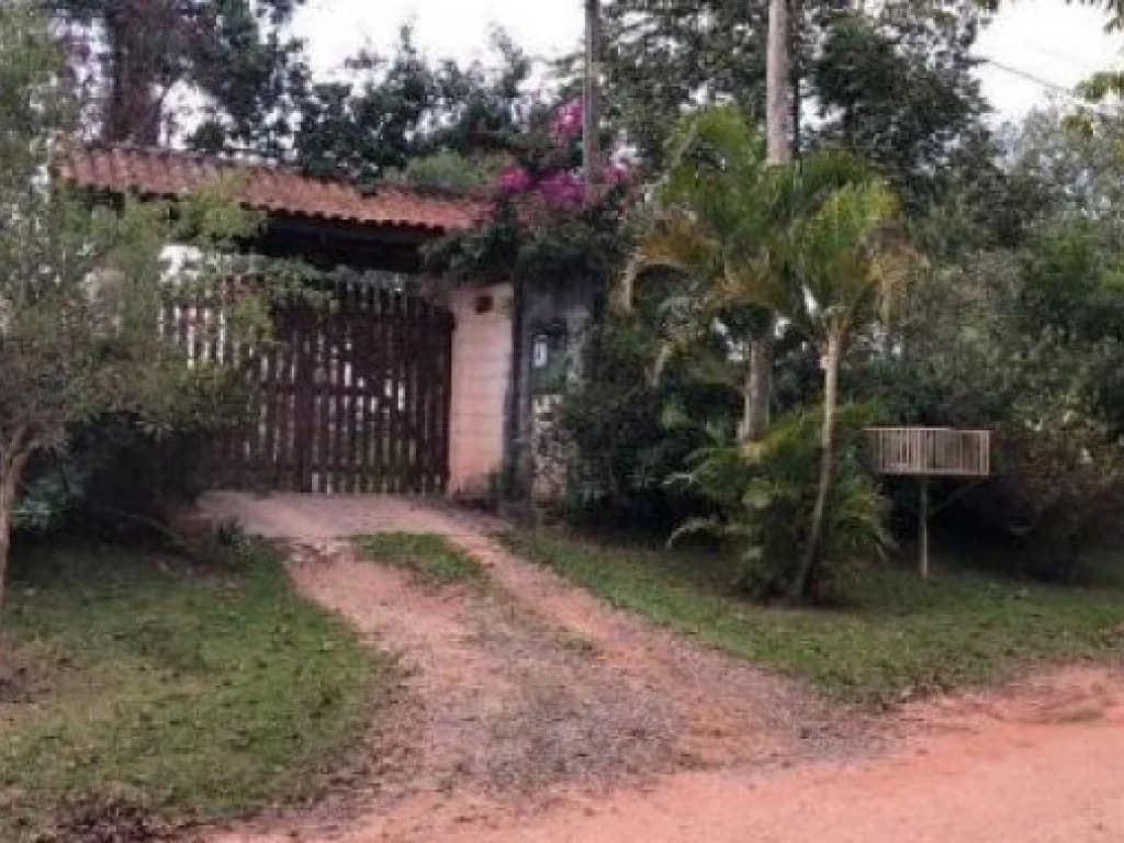 Foto 3 de 5: Casa em leilão em São Roque - SP — Casa 275 m² (área construída) e 3.350 m² (área total) - Carmo - São Roque - SP