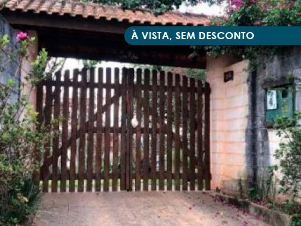 Foto 2 de 5: Casa em leilão em São Roque - SP — Casa 275 m² (área construída) e 3.350 m² (área total) - Carmo - São Roque - SP