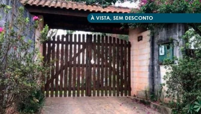 Foto 1 de 5: Casa em leilão em São Roque - SP — Casa 275 m² (área construída) e 3.350 m² (área total) - Carmo - São Roque - SP