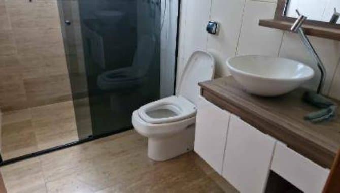 Foto 4 de 15: Casa em leilão em Cachoeira Paulista - SP — Casa em Condomínio 141 m² - Aguada - Cachoeira Paulista - SP