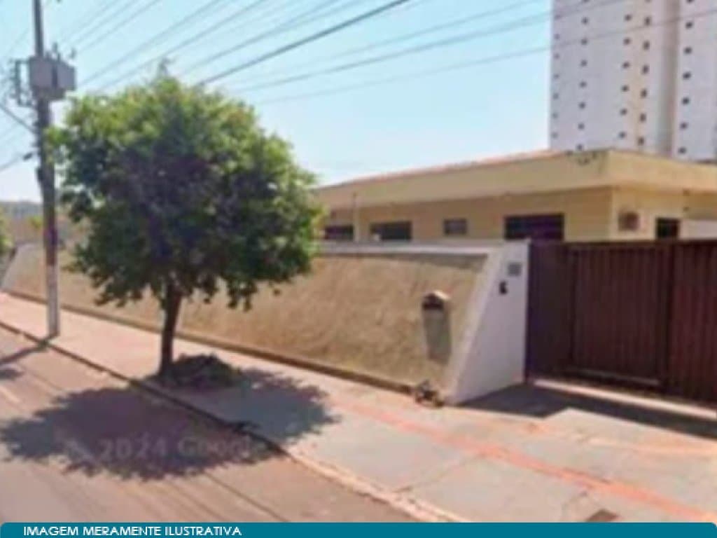 Foto 3 de 3: Casa em leilão em Rondonópolis - MT, bairro Centro — Casa 381 m² (área construída) em Terreno 2.100 m² - Centro - Rondonópolis - MT