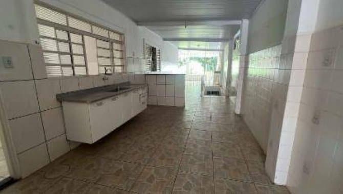 Foto 4 de 35: Casa em leilão em Tupã - SP, bairro Vila Bandeirantes — Casa, Padrão, 1 Vaga(S) de Garagem