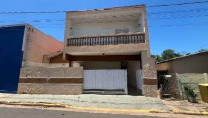 Foto 1 de 35: Casa em leilão em Tupã - SP, bairro Vila Bandeirantes — Casa, Padrão, 1 Vaga(S) de Garagem