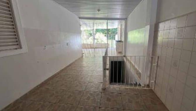 Foto 21 de 35: Casa em leilão em Tupã - SP, bairro Vila Bandeirantes — Casa, Padrão, 1 Vaga(S) de Garagem