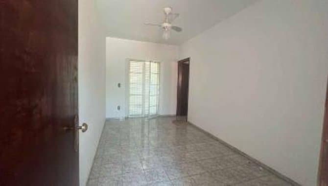Foto 29 de 35: Casa em leilão em Tupã - SP, bairro Vila Bandeirantes — Casa, Padrão, 1 Vaga(S) de Garagem
