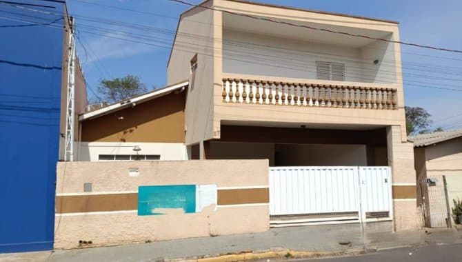 Foto 2 de 35: Casa em leilão em Tupã - SP, bairro Vila Bandeirantes — Casa, Padrão, 1 Vaga(S) de Garagem