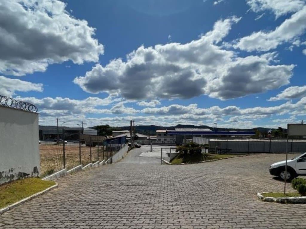 Foto 4 de 17: Comercial em leilão em São João Del Rei - MG, bairro Vila São Vicente — Imóvel Comercial 1.786 m² (construção) e 8.316 m² (terreno) - Vila São Vicente - São João Del Rei - MG