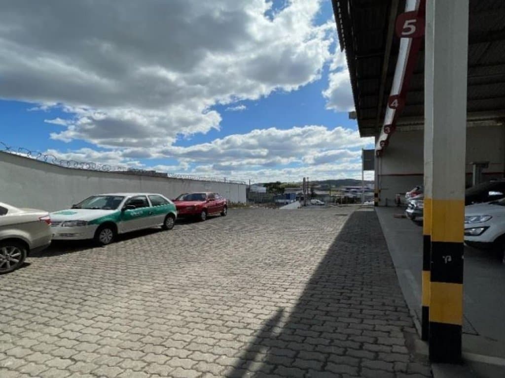 Foto 7 de 17: Comercial em leilão em São João Del Rei - MG, bairro Vila São Vicente — Imóvel Comercial 1.786 m² (construção) e 8.316 m² (terreno) - Vila São Vicente - São João Del Rei - MG