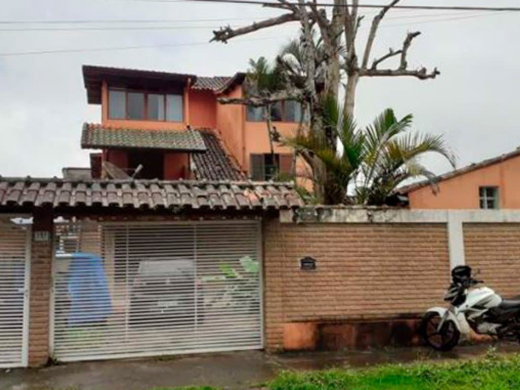 Foto 2 de 16: Casa em leilão em Ubatuba - SP, bairro Praia do Sape — Direitos sobre Casa no Litoral 280 m² (10 cômodos) - Praia do Sapê - Ubatuba - SP