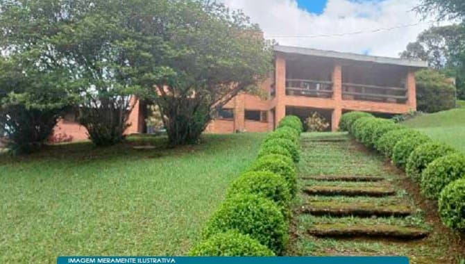 Foto 1 de 24: Casa em leilão em São Roque - SP, bairro Carmo — Direitos sobre Chácara 15.853 m² (Loteamento Patrimônio do Carmo) - Carmo - São Roque - SP