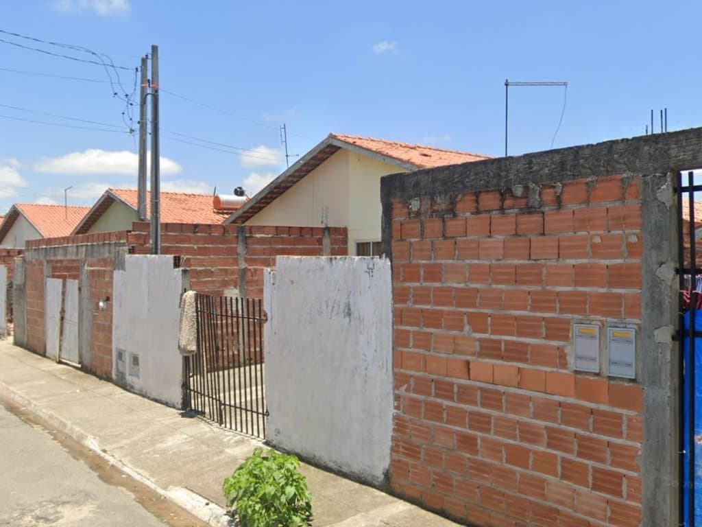 Foto 4 de 5: Casa em leilão em Caçapava - SP — Direitos sobre Casa 40 m² - Residencial Pinus Iriguassu II - Caçapava - SP