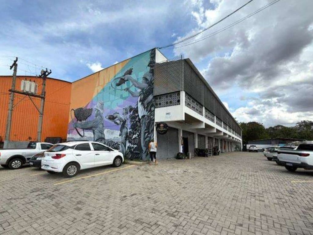 Foto 2 de 3: Comercial em leilão em Ubarana - SP — Prédio Comercial 1.120 m² - Bragança Paulista-SP - Av. dos Imigrantes, 6.685 - Uberaba