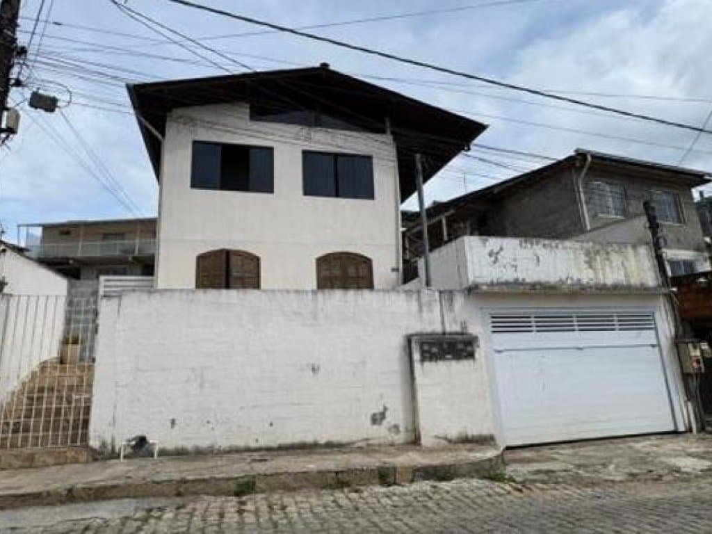 Foto 2 de 3: Casa em leilão em Nova Friburgo - RJ, bairro Amparo — Casa em Terreno de 185 m² - Amparo - Nova Friburgo - RJ