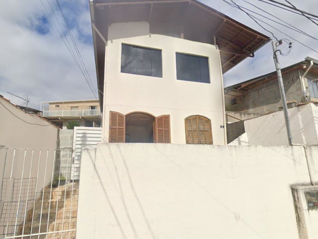 Foto 3 de 3: Casa em leilão em Nova Friburgo - RJ, bairro Amparo — Casa em Terreno de 185 m² - Amparo - Nova Friburgo - RJ