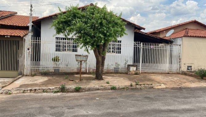 Foto 1 de 18: Casa em leilão em Iporá - GO, bairro São José — Casa 143 m² - São José - Iporá - GO