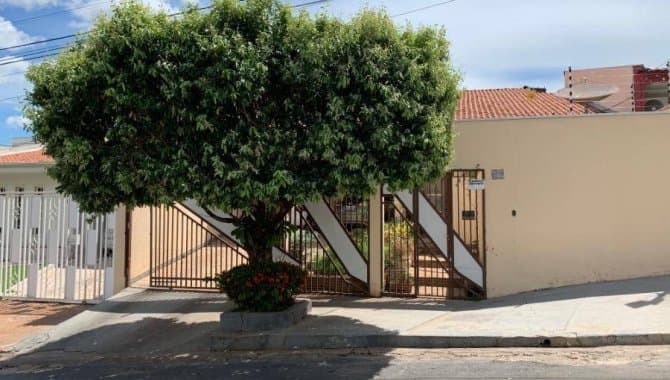 Foto 1 de 15: Casa em leilão em Cuiabá - MT, bairro Jardim Itália — Casa 239 m² - Jardim Itália - Cuiabá - MT
