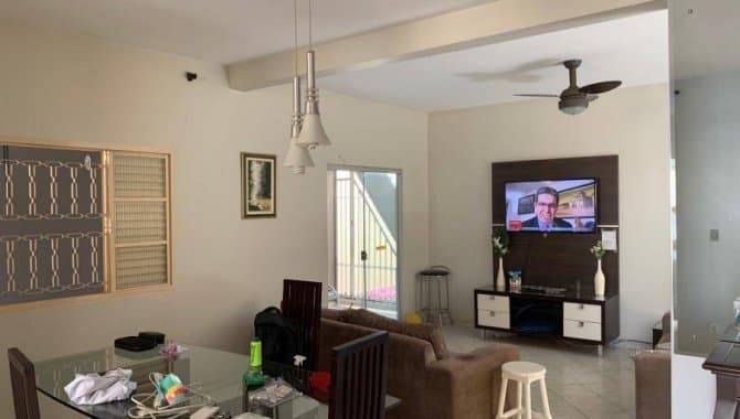 Foto 13 de 15: Casa em leilão em Cuiabá - MT, bairro Jardim Itália — Casa 239 m² - Jardim Itália - Cuiabá - MT