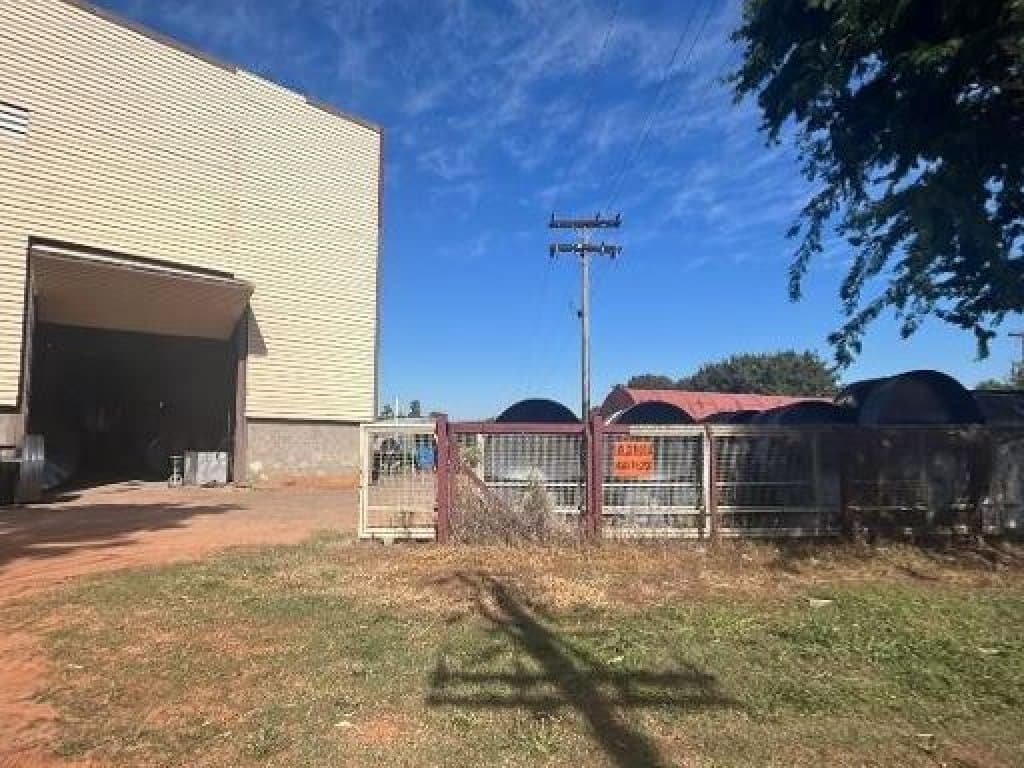 Foto 4 de 10: Comercial em leilão em Tupã - SP — Galpão 925 m² - Tupã-SP - Estrada Vicinal Adelelmo Piva - SPV.52 - Parque Industrial II