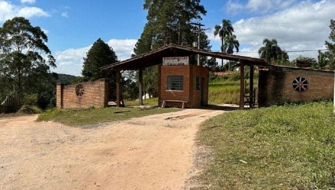 Foto 1 de 6: Terreno em leilão em Cotia - SP, bairro Cachoeira — Área com 1.592 m² - Cachoeira - Cotia - SP