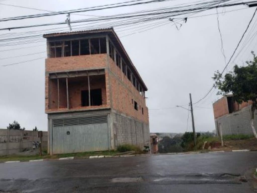Foto 3 de 6: Terreno em leilão em Embu Das Artes - SP, bairro Jardim Bela Vista — Direitos sobre Área 14.758 m² (com construções) - Jardim Bela Vista - Embu das Artes - SP
