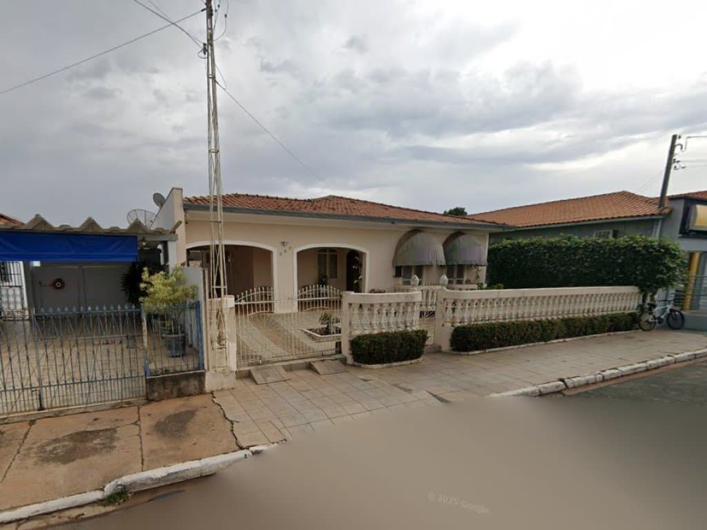 Foto 3 de 6: Casa em leilão em Alvinlândia - SP, bairro Centro — Casa 144 m² de área construída em Terreno 525 m² - Centro - Alvinlândia - SP