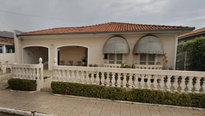 Foto 1 de 6: Casa em leilão em Alvinlândia - SP, bairro Centro — Casa 144 m² de área construída em Terreno 525 m² - Centro - Alvinlândia - SP
