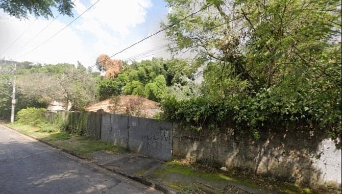 Foto 1 de 3: Terreno em leilão em São Roque - SP, bairro Bairro do Marmeleiro — Terreno com 1.378 m² e 02 Casas (115 m² e 138 m²) em São Roque - SP