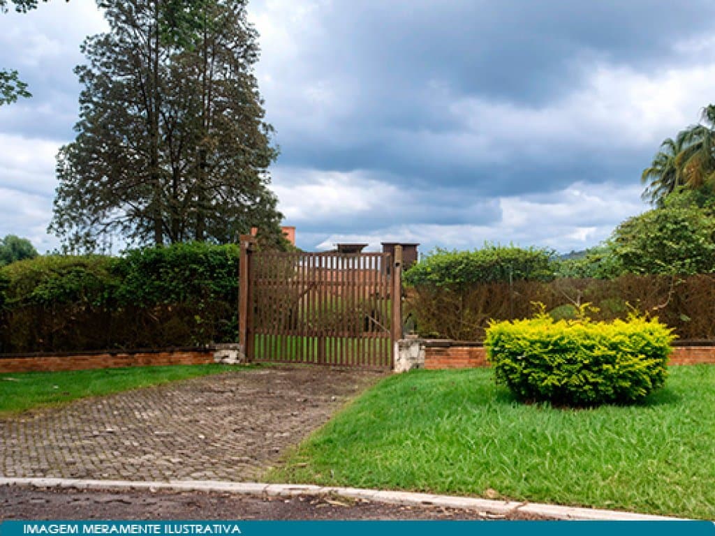 Foto 3 de 3: Casa em leilão em São Roque - SP, bairro Carmo — Direitos sobre Chácara (com Casa e Lazer) em Área de 15.853 m² - Patrimônio do Carmo - São Roque - SP