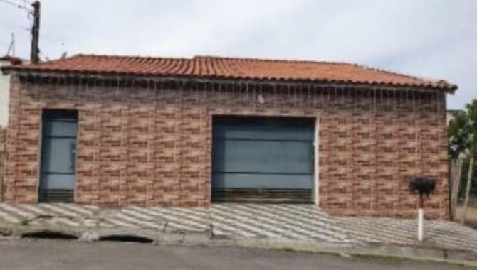 Foto 3 de 3: Casa em leilão em Guaratinguetá - SP, bairro Vila dos Comerciários I — Casa 40 m² - Vila dos Comerciários I - Guaratinguetá - SP