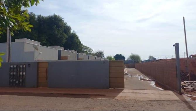 Casa em leilão em Sidrolândia - MS, bairro São Bento — Casa 44 m² - São Bento - Sidrolândia - MS