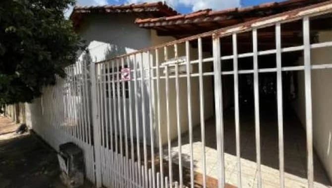 Foto 3 de 7: Casa em leilão em Iporá - GO, bairro São José — Casa 143 m² - São José - Iporá - GO