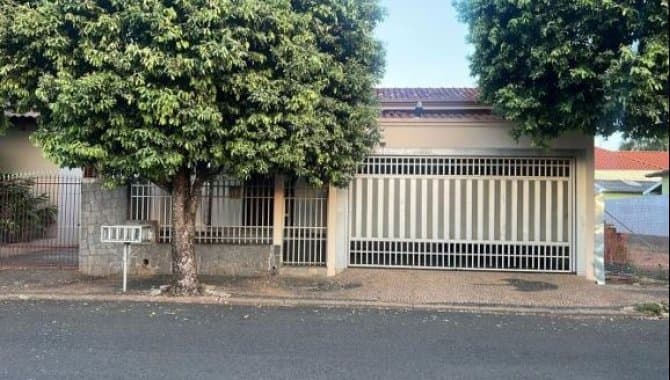 Foto 1 de 2: Casa em leilão em Tupã - SP, bairro Centro — Casa 178 m² - Tupã-SP - Rua Guianazes, 1.343 - Centro