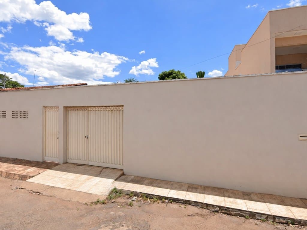 Foto 2 de 3: Casa em leilão em Inhumas - GO, bairro Anhanguera — Casa 215 m² - Anhanguera - Inhumas - GO