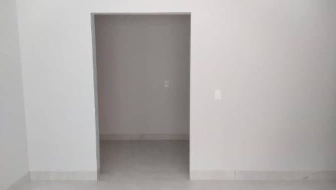 Foto 3 de 18: Casa em leilão em Anápolis - GO — Casa em Condomínio 201 m² (01 vaga) - Condomínio Terras Alpha Anápolis - Anápolis - GO