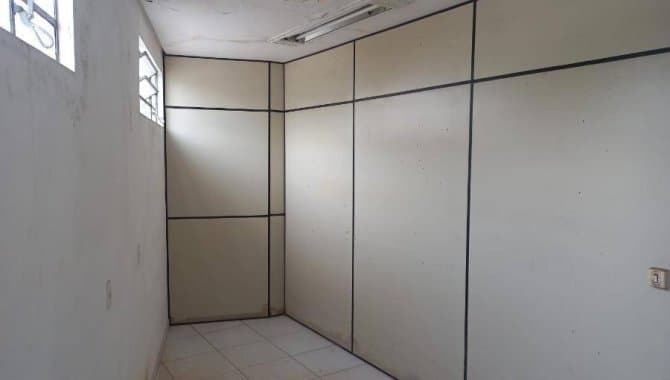 Foto 22 de 23: Comercial em leilão em Rondonópolis - MT, bairro Vila Birigui — Imóvel Comercial e Residencial  242 m² - Vila Birigui - Rondonópolis - MT