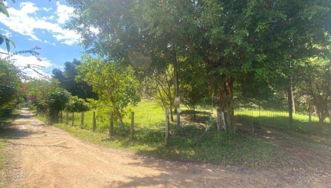 Foto 5 de 18: Casa em leilão em Magé - RJ, bairro Parque do Imperador — Casa 162 m² - Parque do Imperador - Magé - RJ