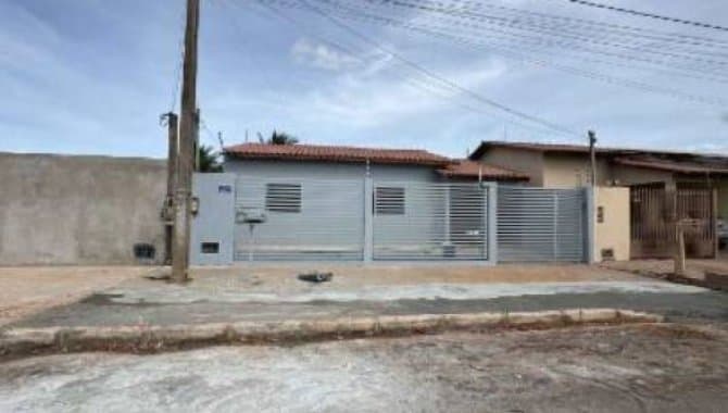 Foto 3 de 3: Casa em leilão em Luís Eduardo Magalhães - BA, bairro Jardim das Acácias — Casa 78 m² - Jardim das Acácias - Luís Eduardo Magalhães - BA