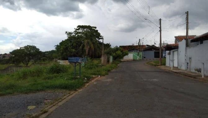 Foto 6 de 15: Terreno em leilão em Limeira - SP — Área com 21.723 m² - Jardim Residencial Regina Bastelli - Limeira - SP