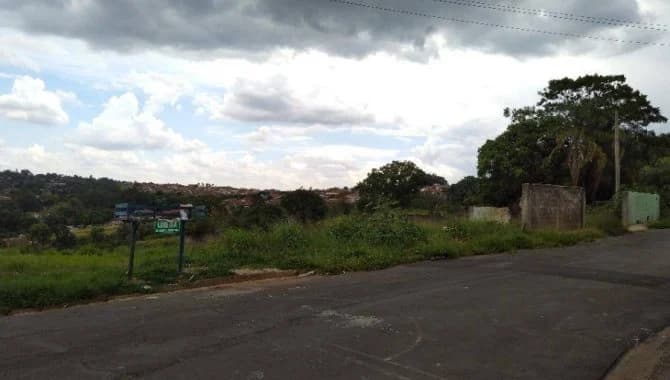 Foto 4 de 15: Terreno em leilão em Limeira - SP — Área com 21.723 m² - Jardim Residencial Regina Bastelli - Limeira - SP