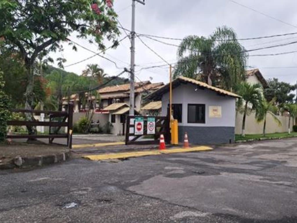 Foto 3 de 4: Casa em leilão em Niterói - RJ, bairro Itaipu — Casa em Condomínio com Área de 1.578 m² - Itaipu - Niterói - RJ