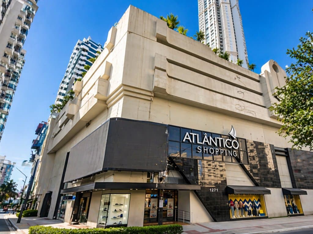 Foto 2 de 3: Comercial em leilão em Balneário Camboriú - SC, bairro Centro — Direitos sobre Loja no Atlântico Shopping 290 m² (área total) - Centro - Balneário Camboriú - SC